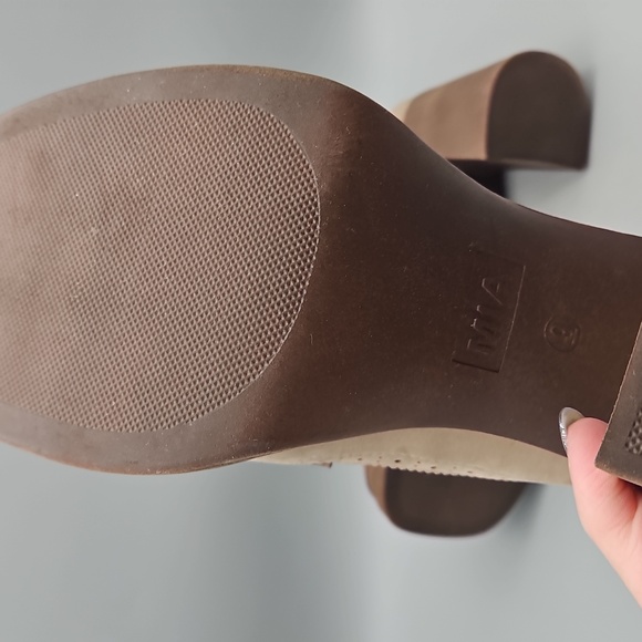 MIA Women’s Yisel PLATFORM Loafer Platform PUMP Women 9 - Picture 10 of 11